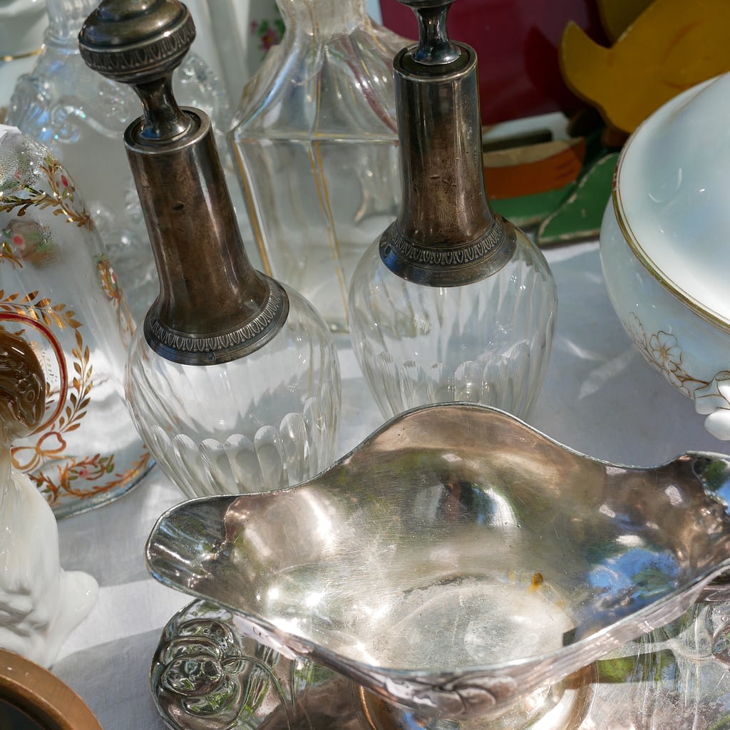 See the list of 9 of the best Paris brocantes / flea and antique markets at parisiansundays.com